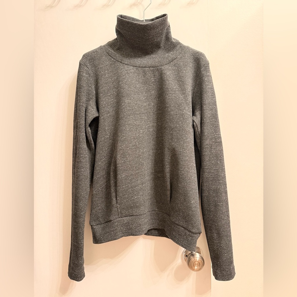 Alo Yoga Clarity Long Sleeve Sweatshirt - Small